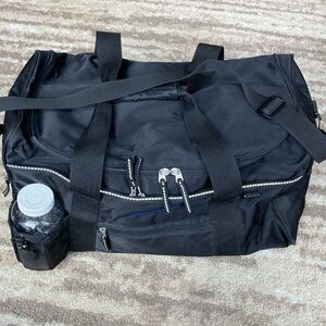 Eddie Bauer duffel bag, approximately 54-55L volume